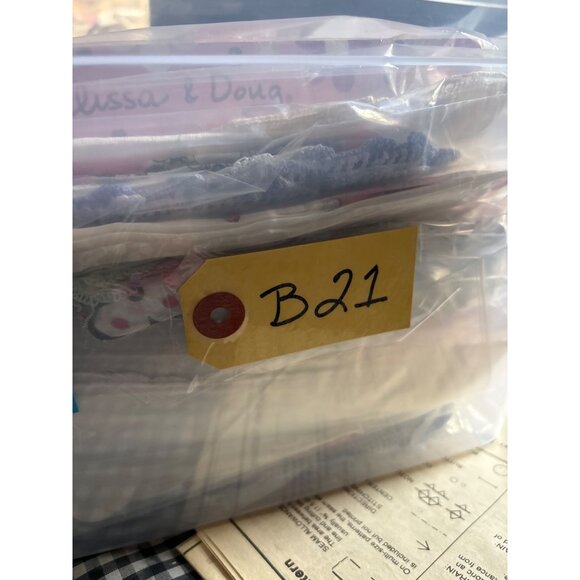 Yellow Floral Cotton Fabric 18"x22" Fat Quarter for Quilting Crafts - Picture 4 of 4